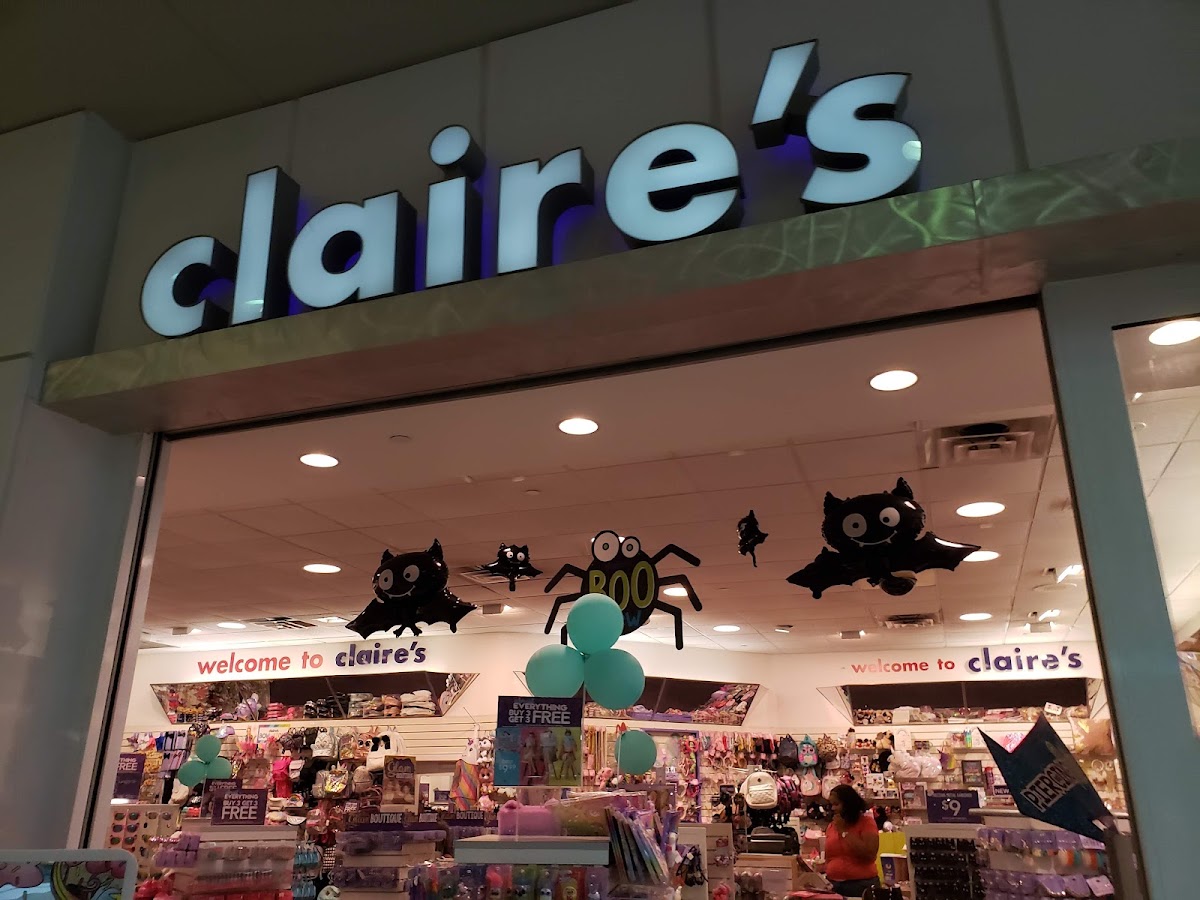 Claire's storefront